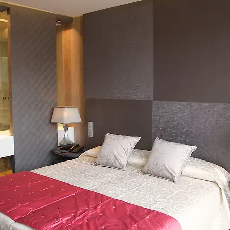 Hotel Mim & 4*
