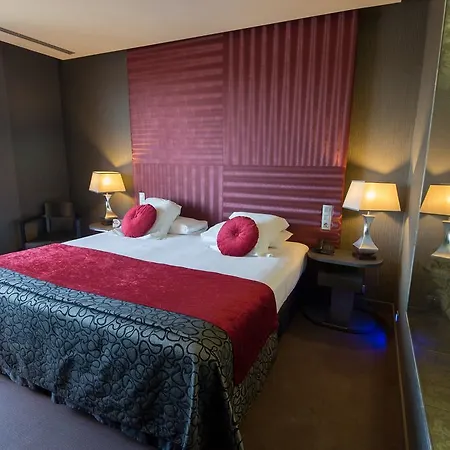 Hotel Mim & 4*