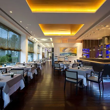 Hotel Mim & 4*