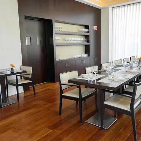 Hotel Mim & 4*