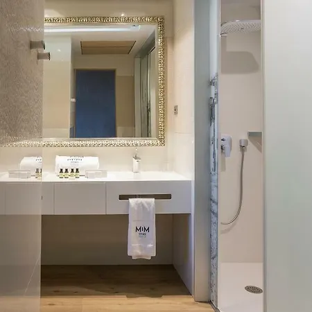 Hotel Mim & 4*